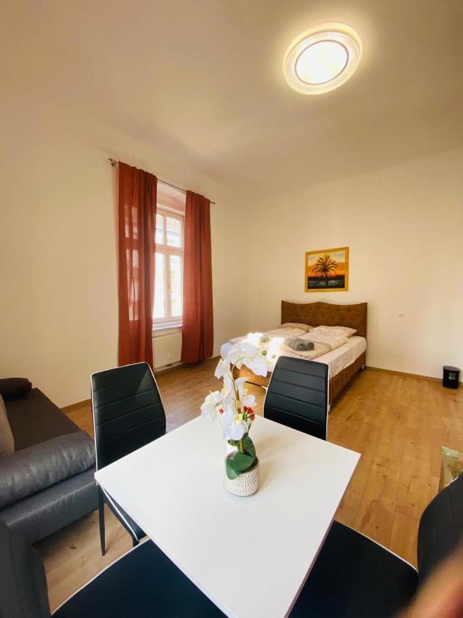 Deluxe Quad Room Dw Vienne Extérieur photo